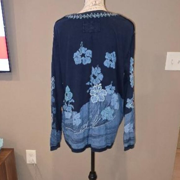 FREE PEOLPE We the Free Chasing Waves Floral Embroidered Oversized Tee Size Sma - Picture 2 of 3